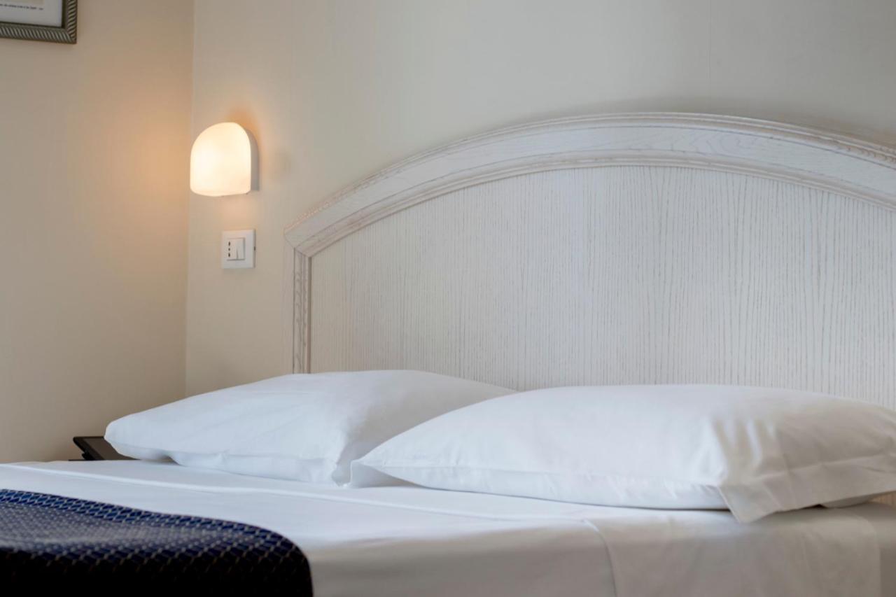 Hotel Villa Mare Riccione Buitenkant foto