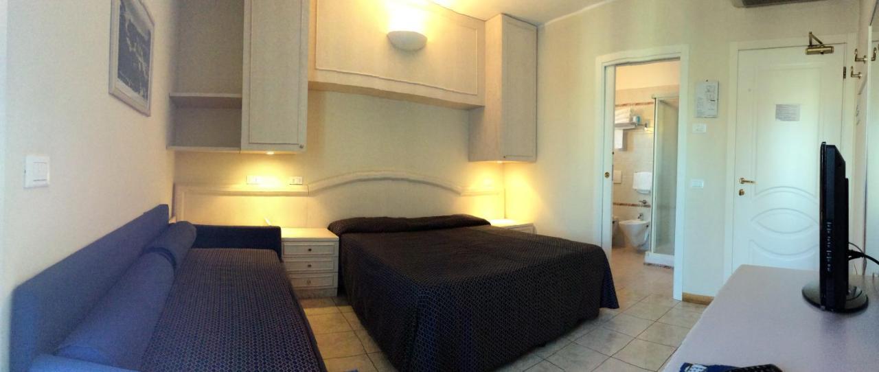 Hotel Villa Mare Riccione Buitenkant foto