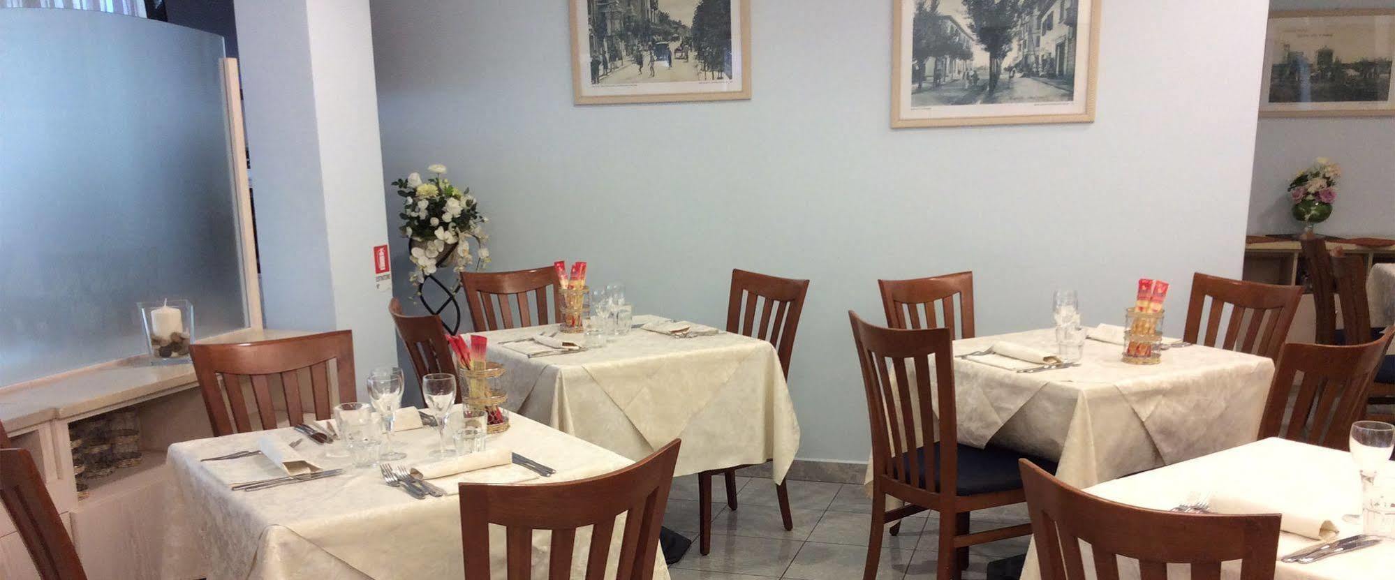 Hotel Villa Mare Riccione Buitenkant foto