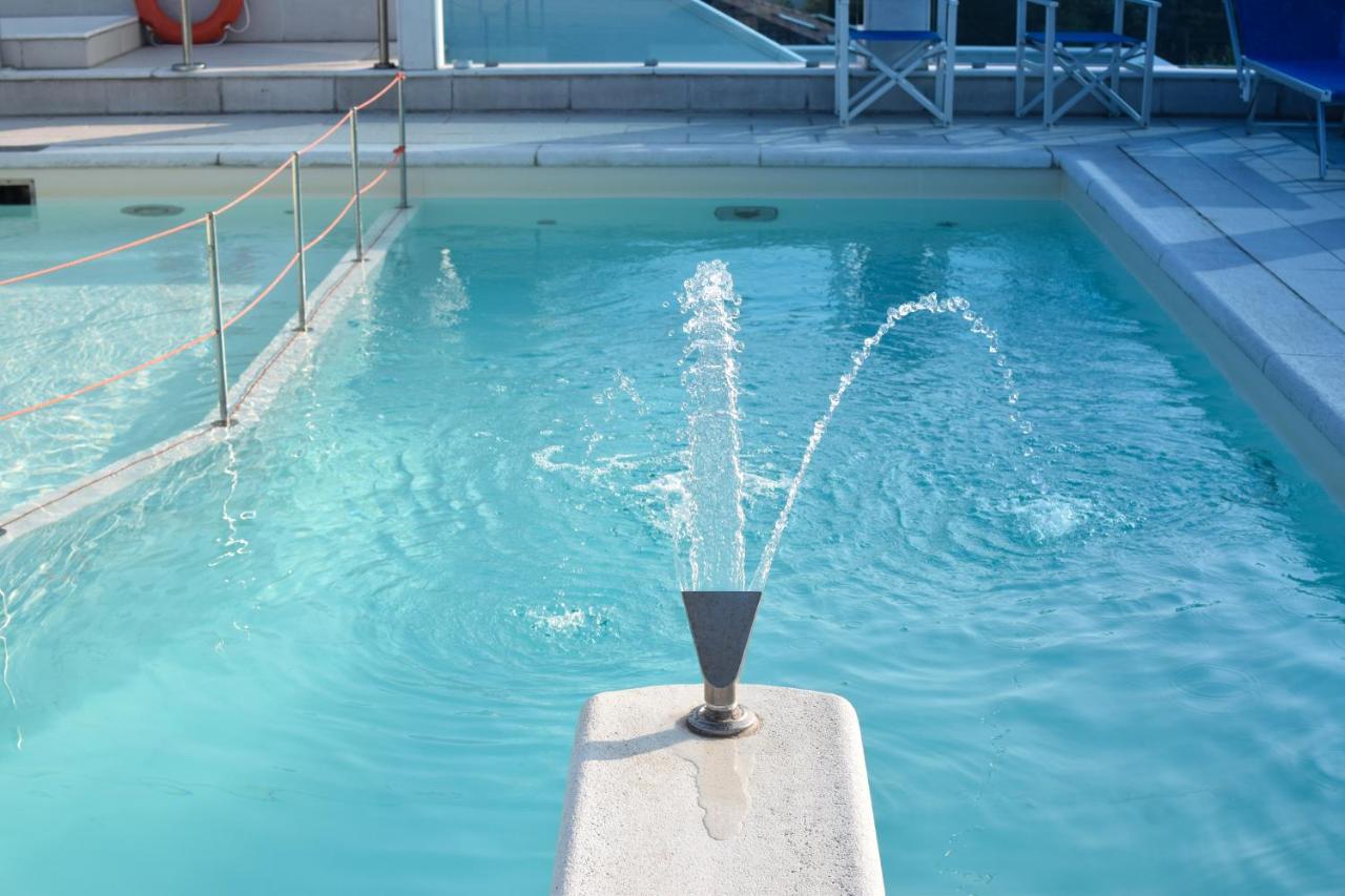 Hotel Villa Mare Riccione Buitenkant foto